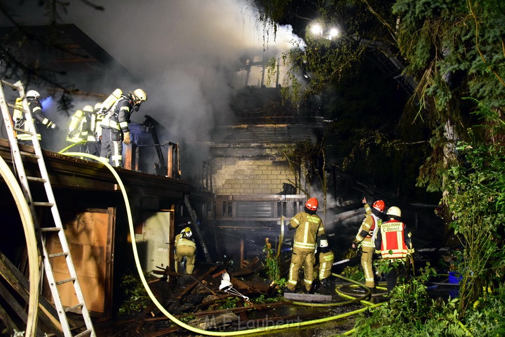 Grossfeuer Einfamilienhaus Siegburg Muehlengrabenstr P0203.JPG - Miklos Laubert